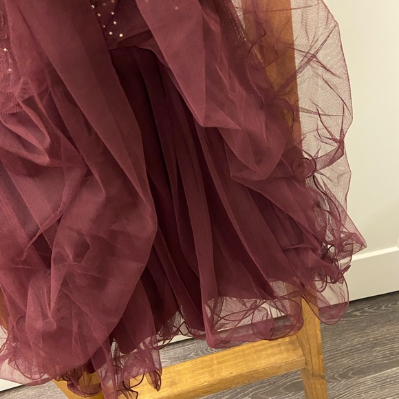 Short formal Juniors Size 5 “Blondie” dress, Wine color - Picture 9 of 12